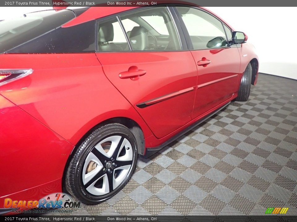 2017 Toyota Prius Three Hypersonic Red / Black Photo #20