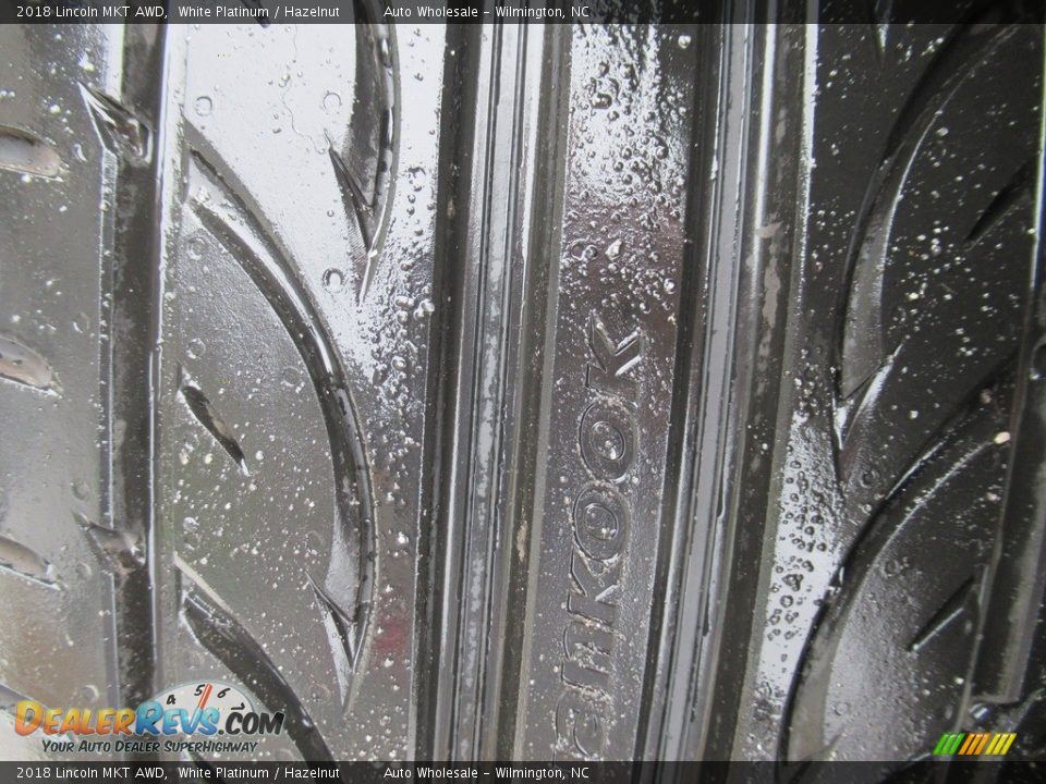 2018 Lincoln MKT AWD White Platinum / Hazelnut Photo #8