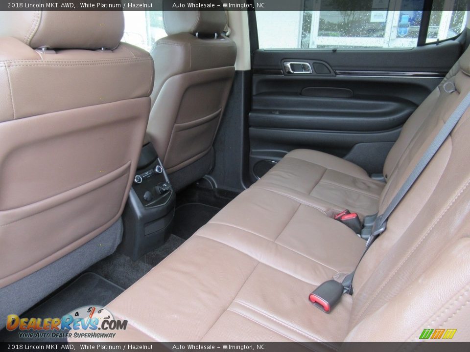 2018 Lincoln MKT AWD White Platinum / Hazelnut Photo #10