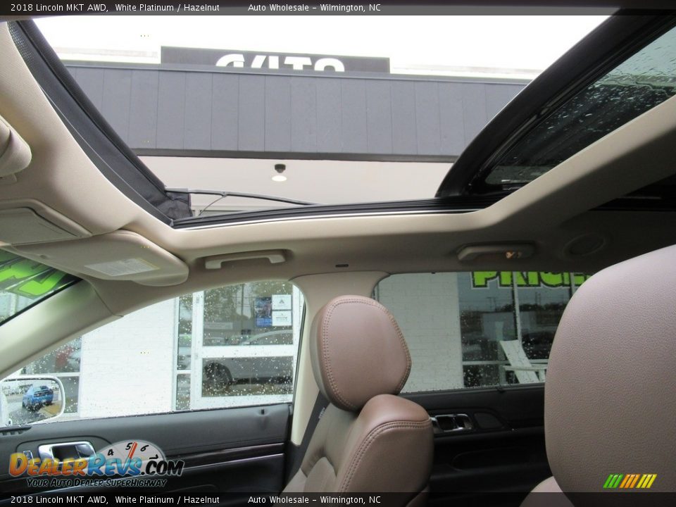 2018 Lincoln MKT AWD White Platinum / Hazelnut Photo #13