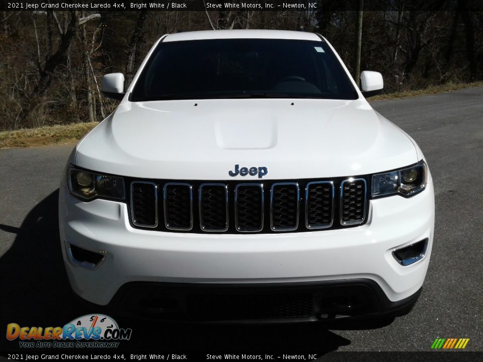 2021 Jeep Grand Cherokee Laredo 4x4 Bright White / Black Photo #3