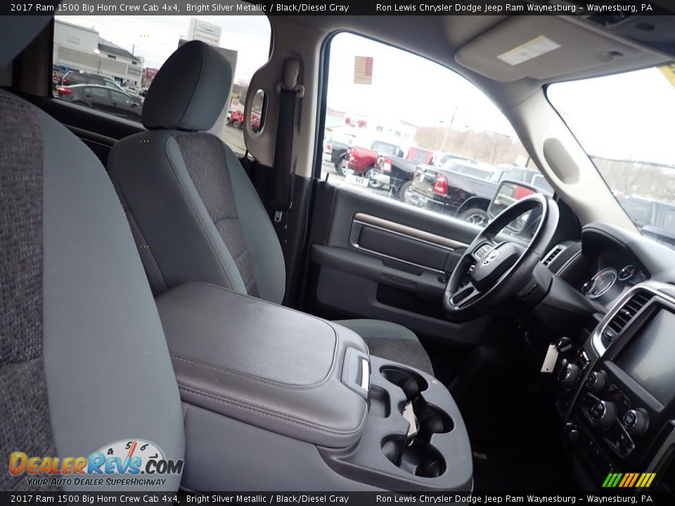 2017 Ram 1500 Big Horn Crew Cab 4x4 Bright Silver Metallic / Black/Diesel Gray Photo #10