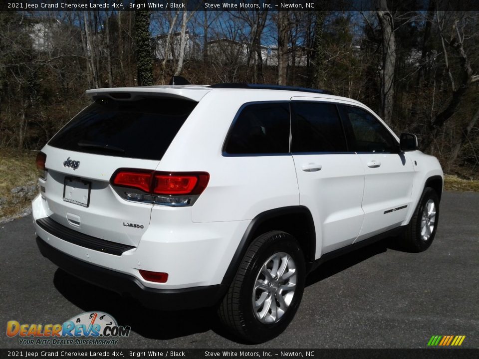 2021 Jeep Grand Cherokee Laredo 4x4 Bright White / Black Photo #6