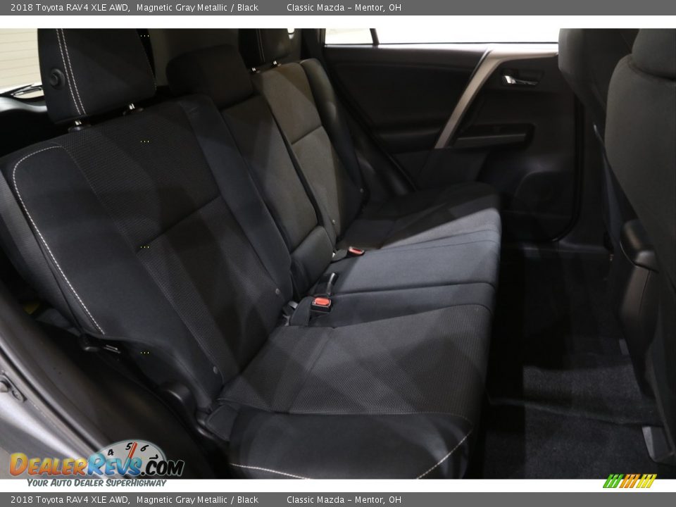 2018 Toyota RAV4 XLE AWD Magnetic Gray Metallic / Black Photo #17
