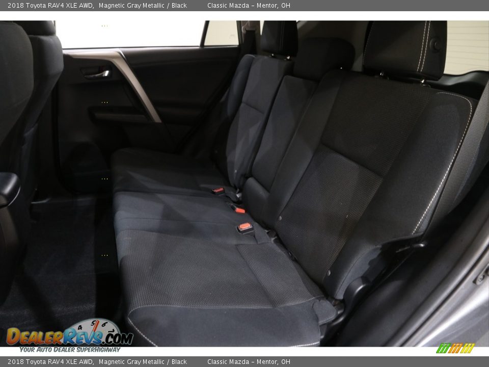 2018 Toyota RAV4 XLE AWD Magnetic Gray Metallic / Black Photo #18