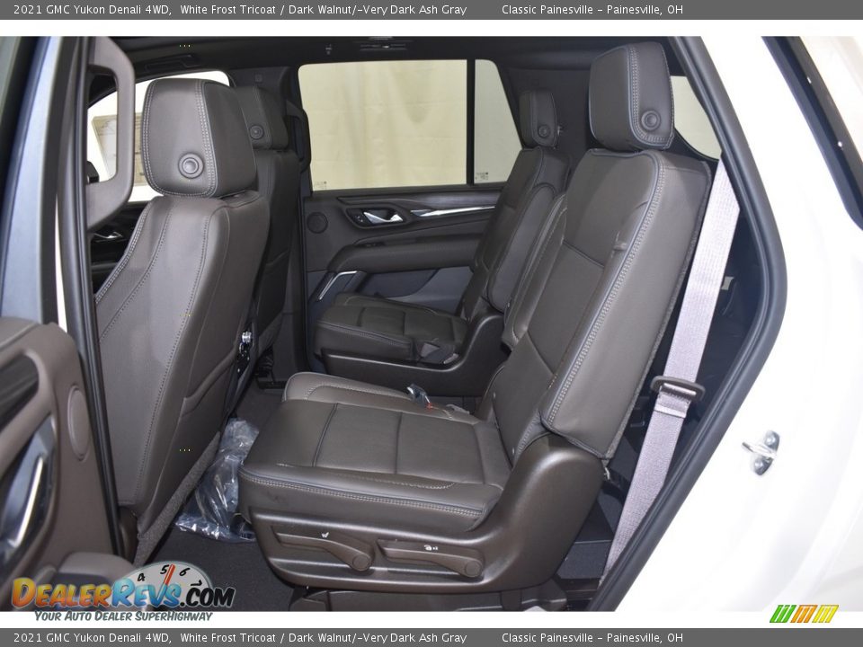 2021 GMC Yukon Denali 4WD White Frost Tricoat / Dark Walnut/­Very Dark Ash Gray Photo #8