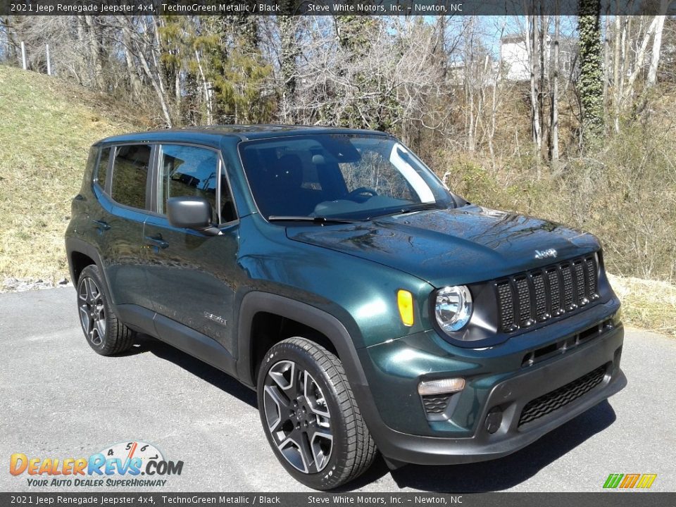 Front 3/4 View of 2021 Jeep Renegade Jeepster 4x4 Photo #4