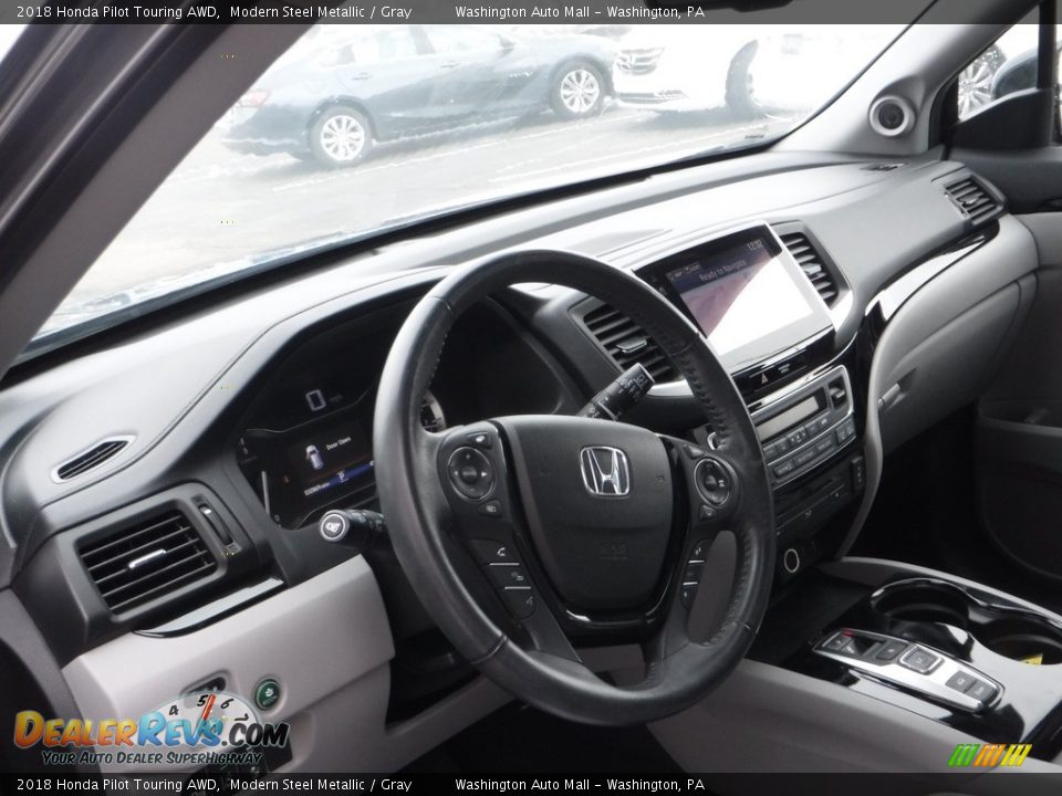 2018 Honda Pilot Touring AWD Modern Steel Metallic / Gray Photo #15