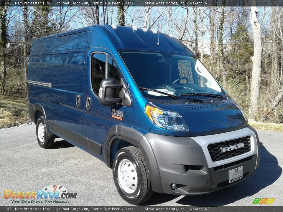 Front 3/4 View of 2021 Ram ProMaster 1500 High Roof Cargo Van Photo #4