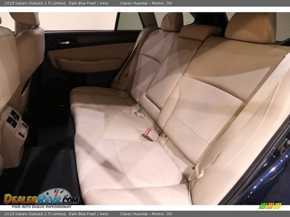 2018 Subaru Outback 2.5i Limited Dark Blue Pearl / Ivory Photo #18