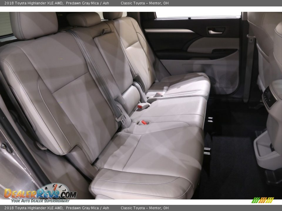 2018 Toyota Highlander XLE AWD Predawn Gray Mica / Ash Photo #19