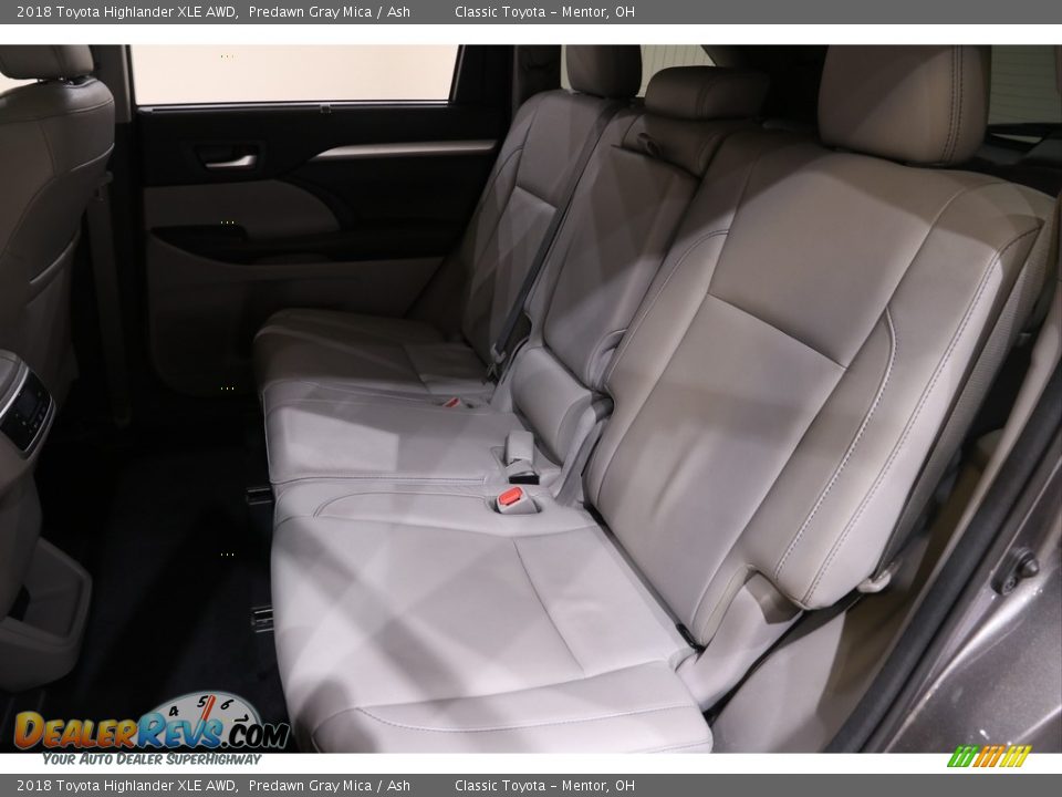 2018 Toyota Highlander XLE AWD Predawn Gray Mica / Ash Photo #20