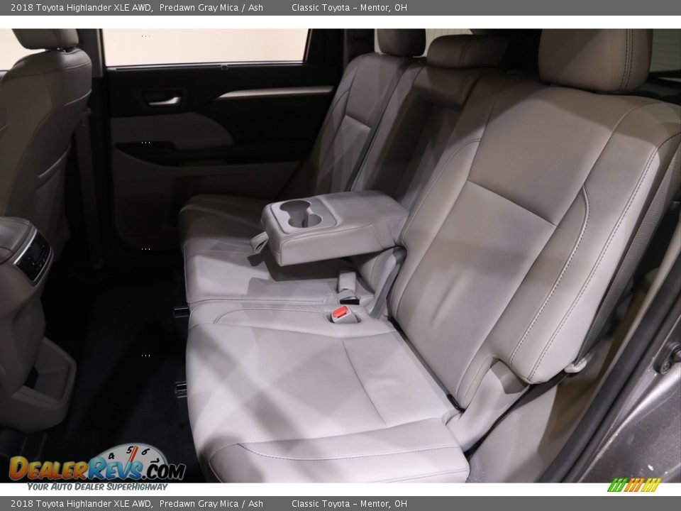 2018 Toyota Highlander XLE AWD Predawn Gray Mica / Ash Photo #21