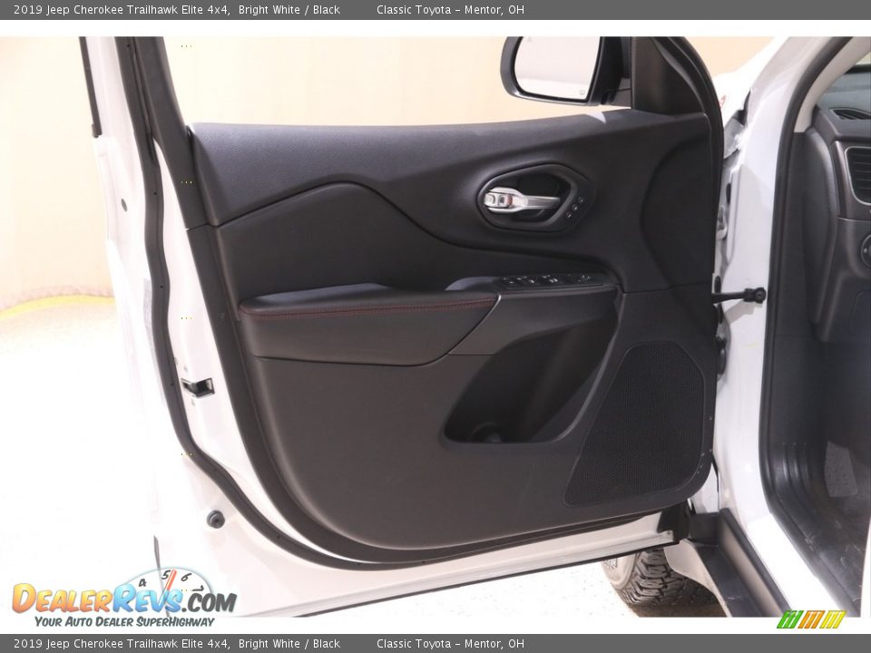 Door Panel of 2019 Jeep Cherokee Trailhawk Elite 4x4 Photo #4
