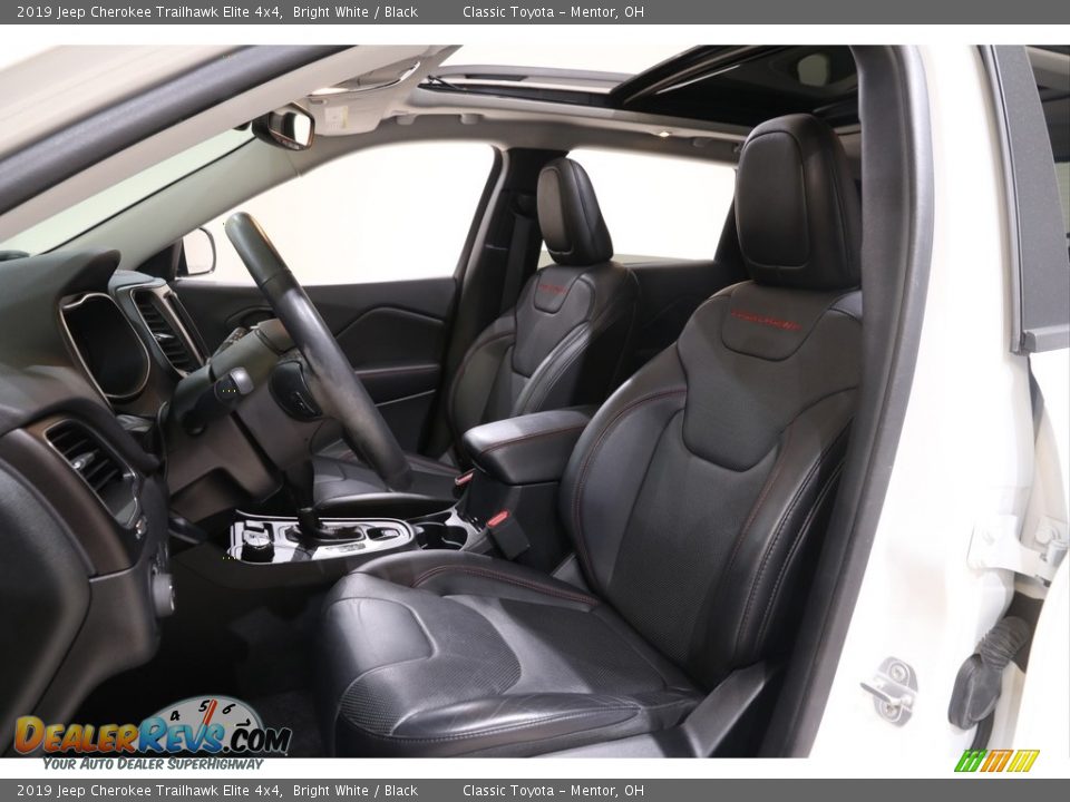 Front Seat of 2019 Jeep Cherokee Trailhawk Elite 4x4 Photo #5