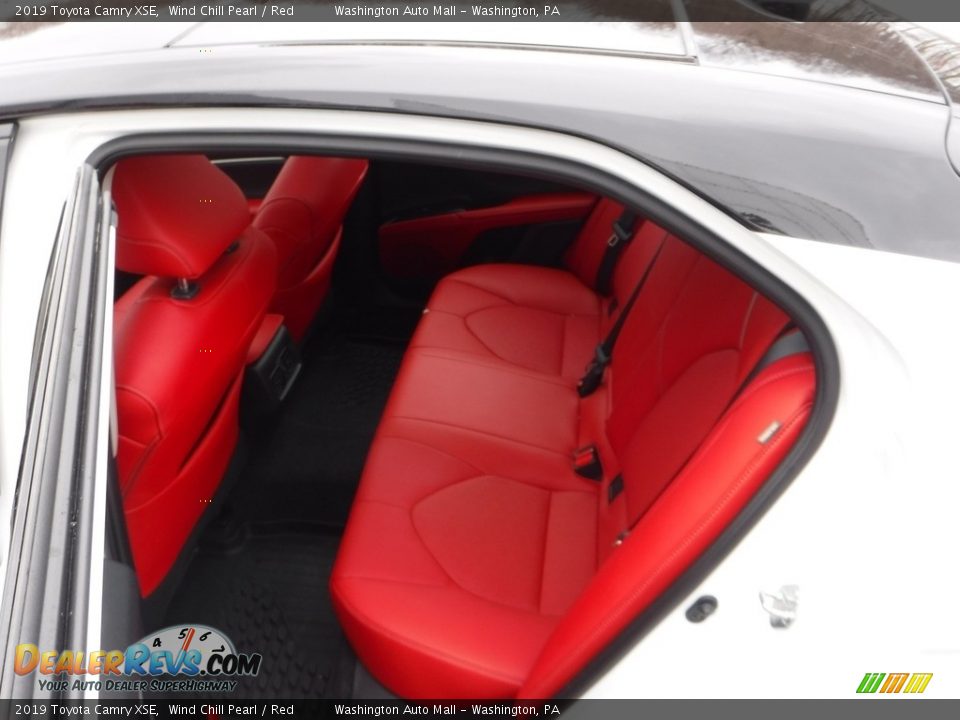 2019 Toyota Camry XSE Wind Chill Pearl / Red Photo #32