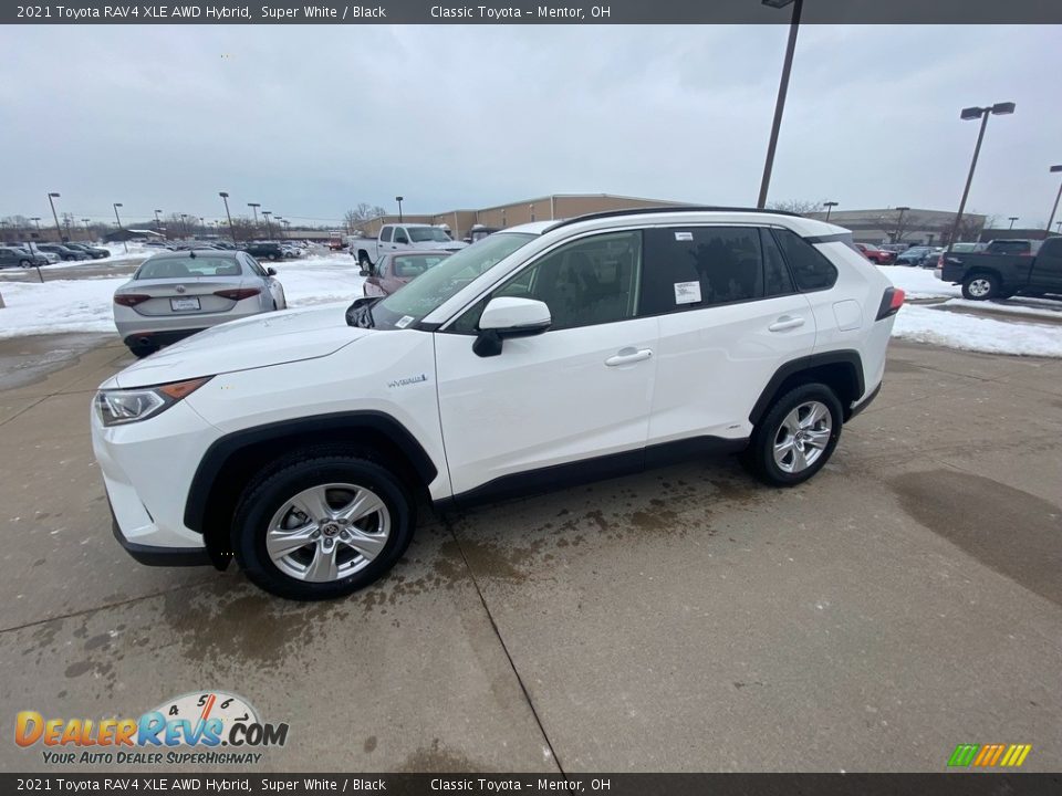 2021 Toyota RAV4 XLE AWD Hybrid Super White / Black Photo #1