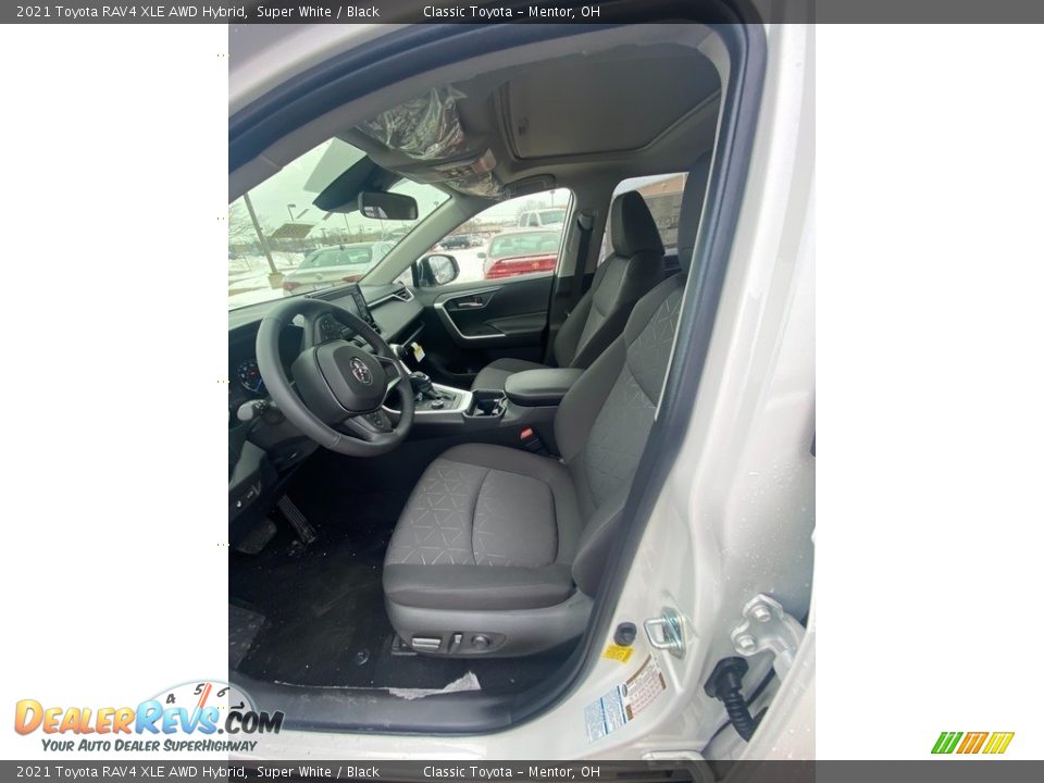 2021 Toyota RAV4 XLE AWD Hybrid Super White / Black Photo #2