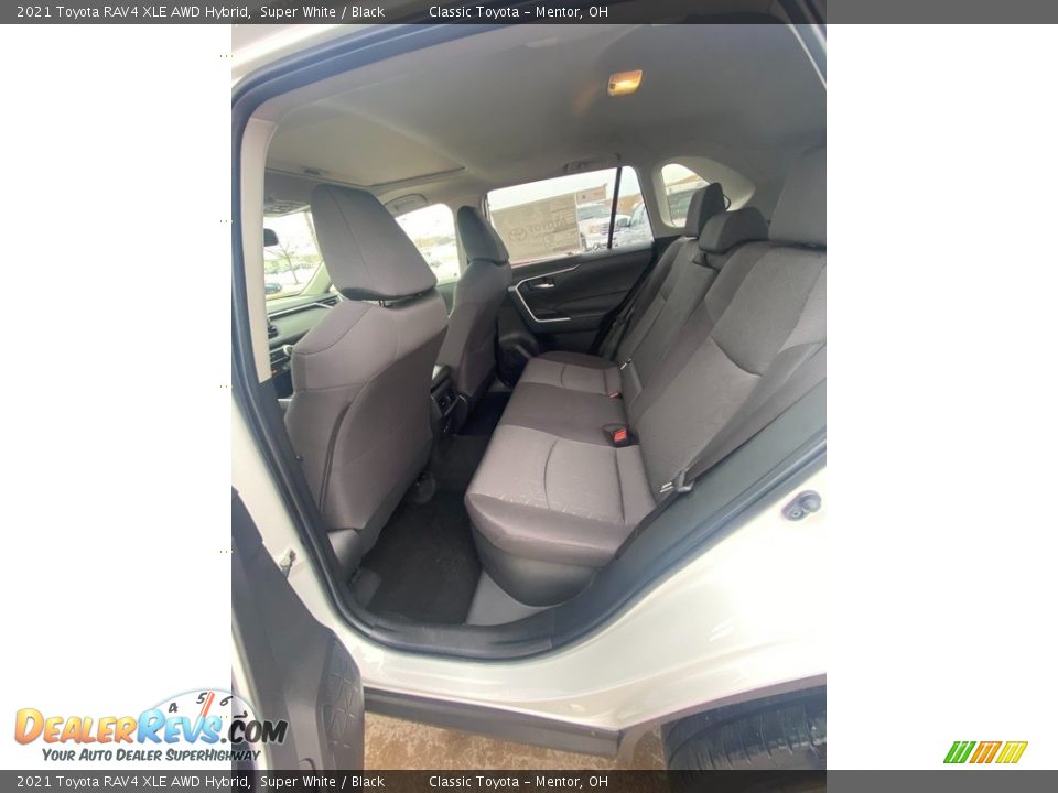 2021 Toyota RAV4 XLE AWD Hybrid Super White / Black Photo #3