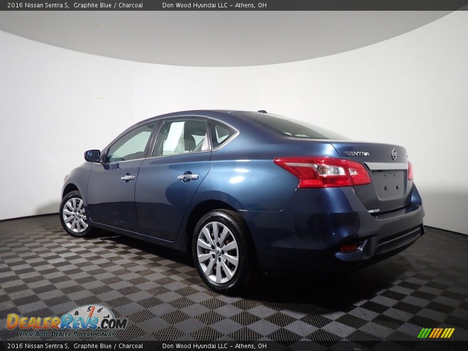 2016 Nissan Sentra S Graphite Blue / Charcoal Photo #11