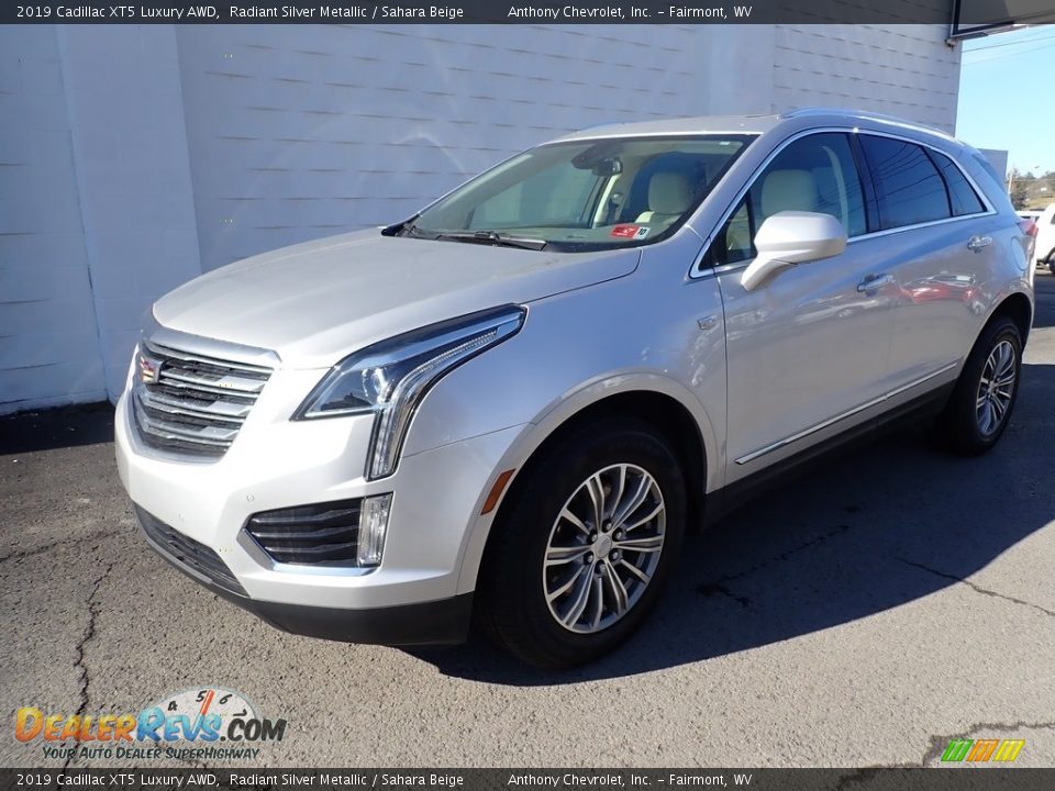 2019 Cadillac XT5 Luxury AWD Radiant Silver Metallic / Sahara Beige Photo #1