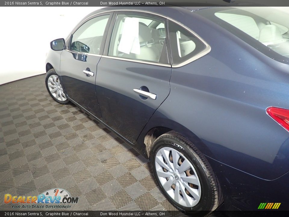 2016 Nissan Sentra S Graphite Blue / Charcoal Photo #18