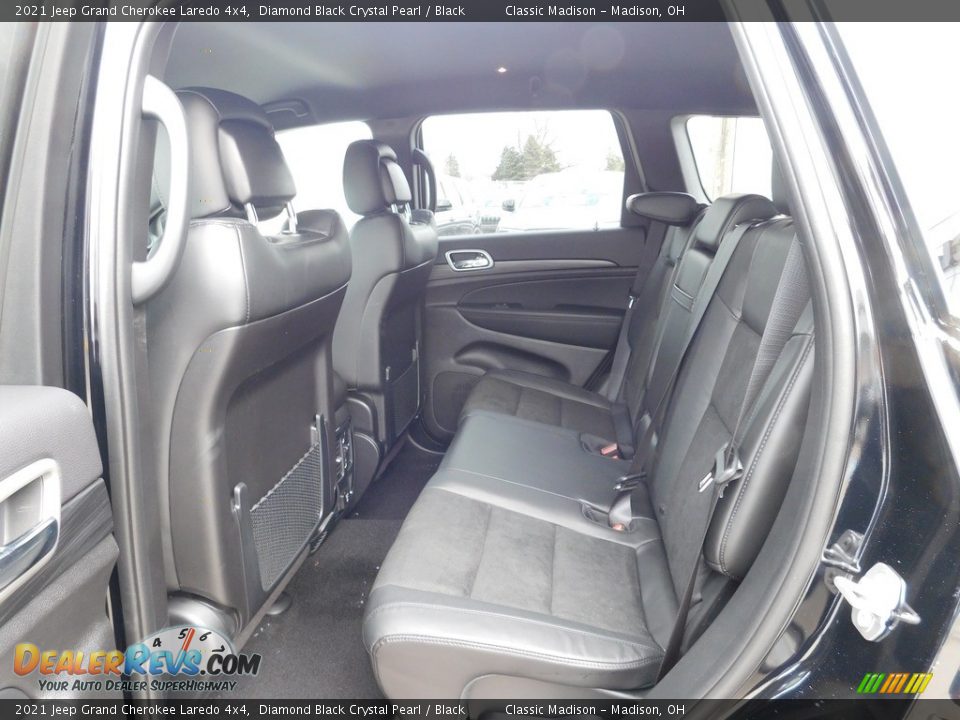2021 Jeep Grand Cherokee Laredo 4x4 Diamond Black Crystal Pearl / Black Photo #3