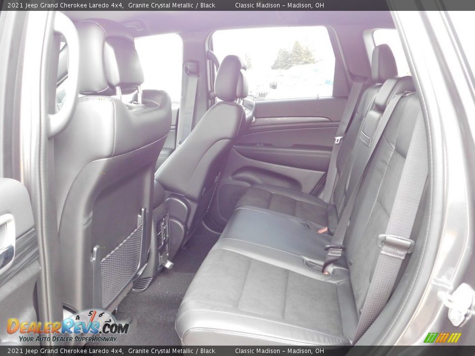 2021 Jeep Grand Cherokee Laredo 4x4 Granite Crystal Metallic / Black Photo #3