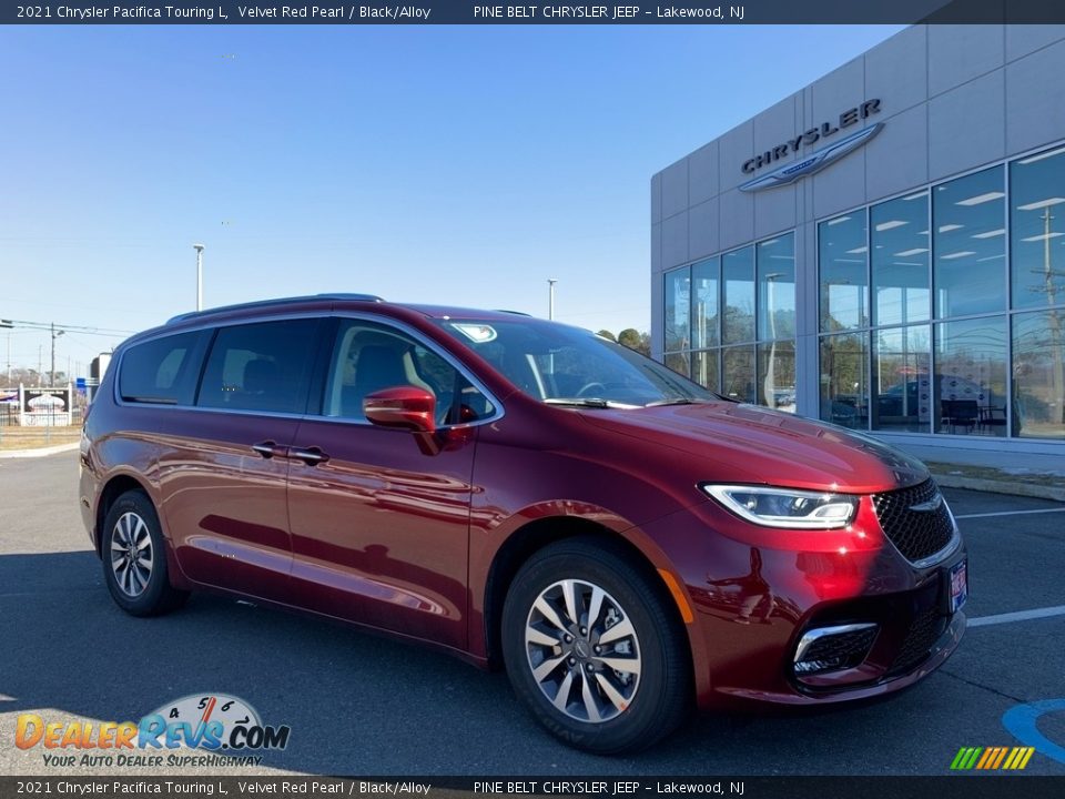 2021 Chrysler Pacifica Touring L Velvet Red Pearl / Black/Alloy Photo #1