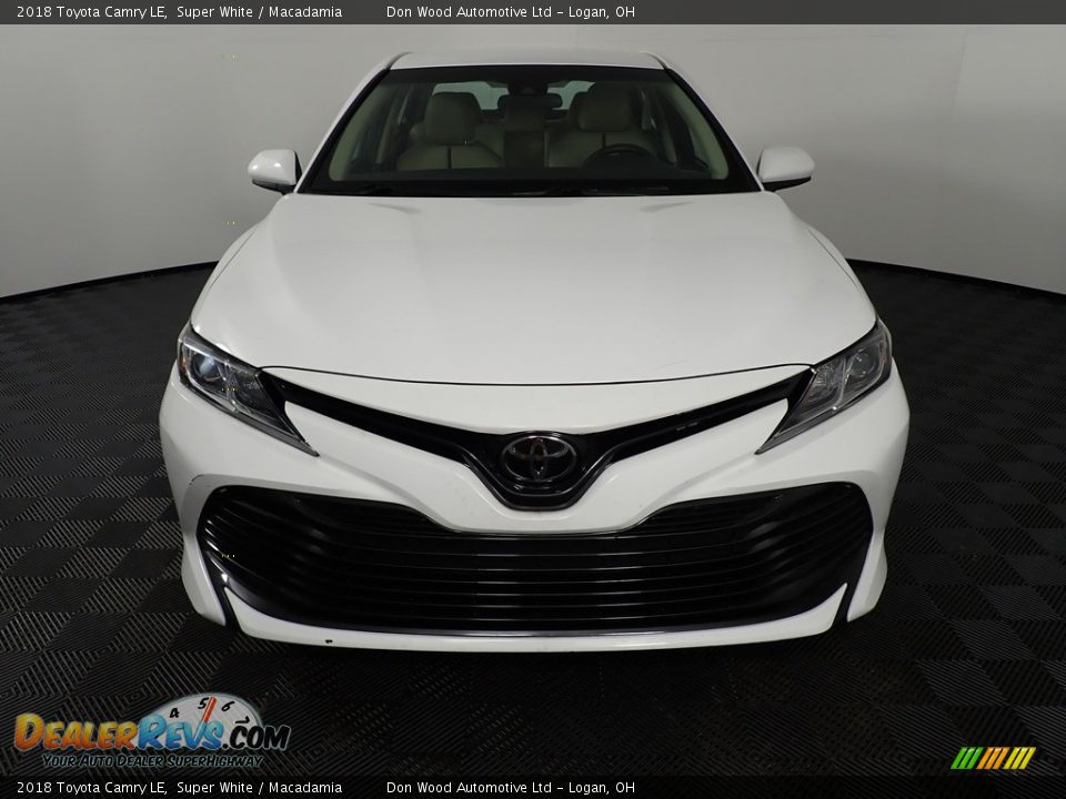 2018 Toyota Camry LE Super White / Macadamia Photo #5