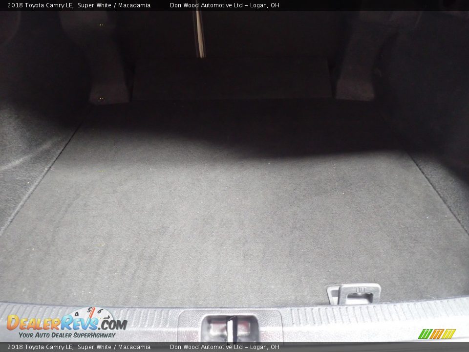 2018 Toyota Camry LE Super White / Macadamia Photo #14