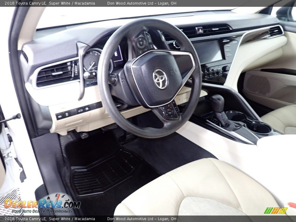 2018 Toyota Camry LE Super White / Macadamia Photo #21