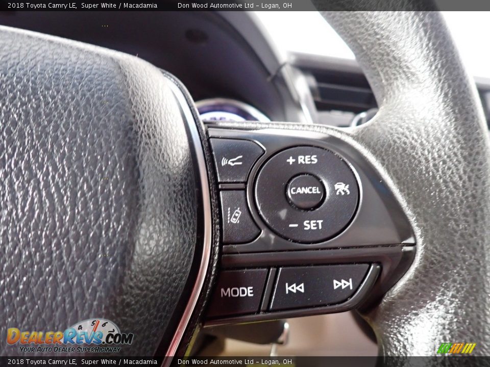 2018 Toyota Camry LE Super White / Macadamia Photo #35