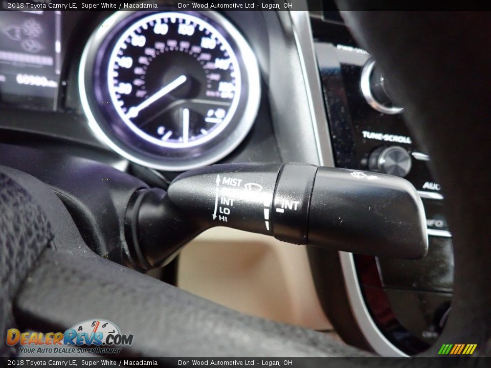 2018 Toyota Camry LE Super White / Macadamia Photo #36