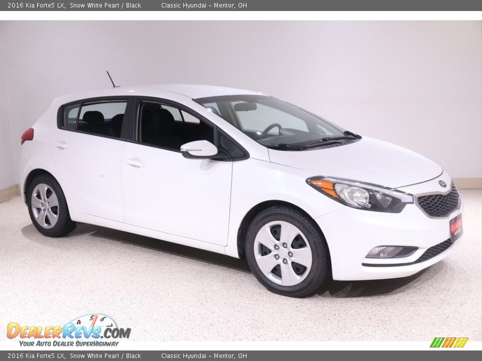 Snow White Pearl 2016 Kia Forte5 LX Photo #1