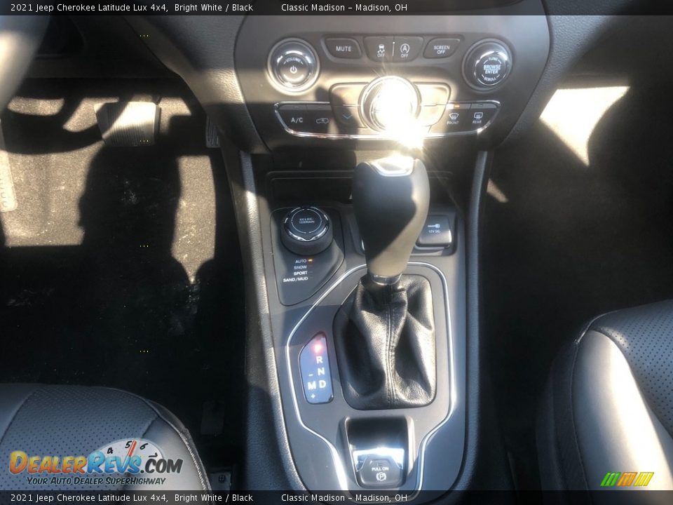 2021 Jeep Cherokee Latitude Lux 4x4 Bright White / Black Photo #7