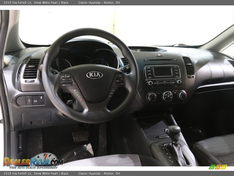 Dashboard of 2016 Kia Forte5 LX Photo #6