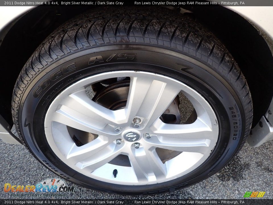 2011 Dodge Nitro Heat 4.0 4x4 Bright Silver Metallic / Dark Slate Gray Photo #10