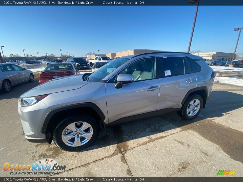 2021 Toyota RAV4 XLE AWD Silver Sky Metallic / Light Gray Photo #1