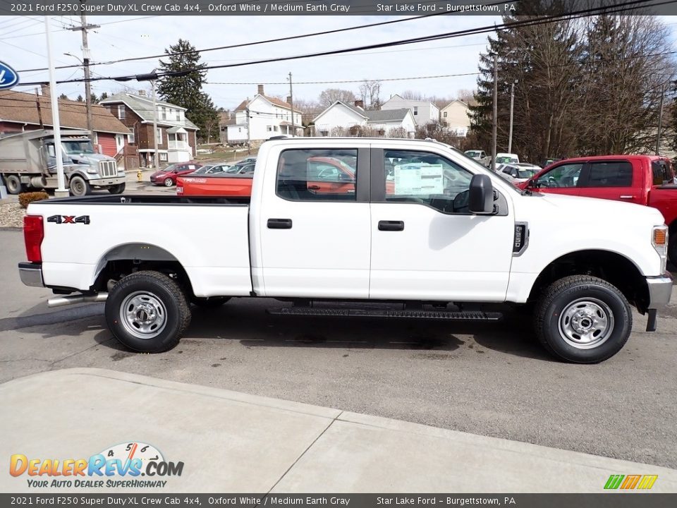 2021 Ford F250 Super Duty XL Crew Cab 4x4 Oxford White / Medium Earth Gray Photo #6