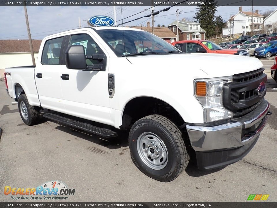 2021 Ford F250 Super Duty XL Crew Cab 4x4 Oxford White / Medium Earth Gray Photo #7