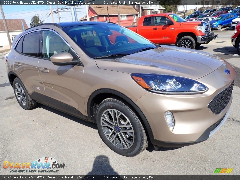 Front 3/4 View of 2021 Ford Escape SEL 4WD Photo #8
