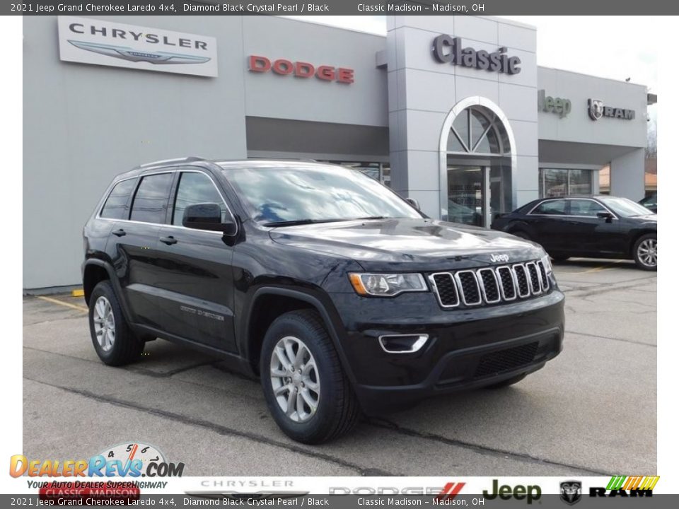 2021 Jeep Grand Cherokee Laredo 4x4 Diamond Black Crystal Pearl / Black Photo #1