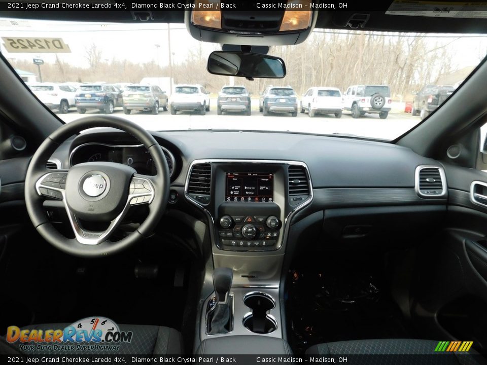 2021 Jeep Grand Cherokee Laredo 4x4 Diamond Black Crystal Pearl / Black Photo #4