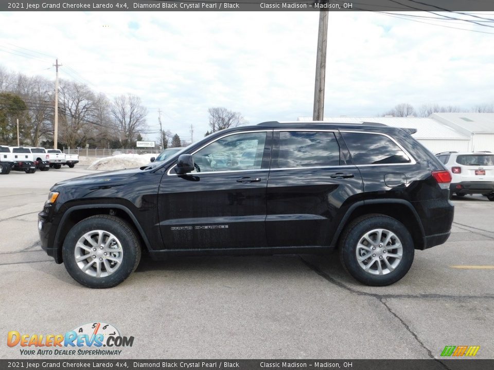 2021 Jeep Grand Cherokee Laredo 4x4 Diamond Black Crystal Pearl / Black Photo #9