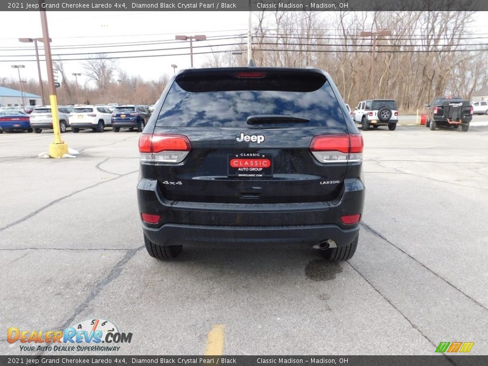2021 Jeep Grand Cherokee Laredo 4x4 Diamond Black Crystal Pearl / Black Photo #11