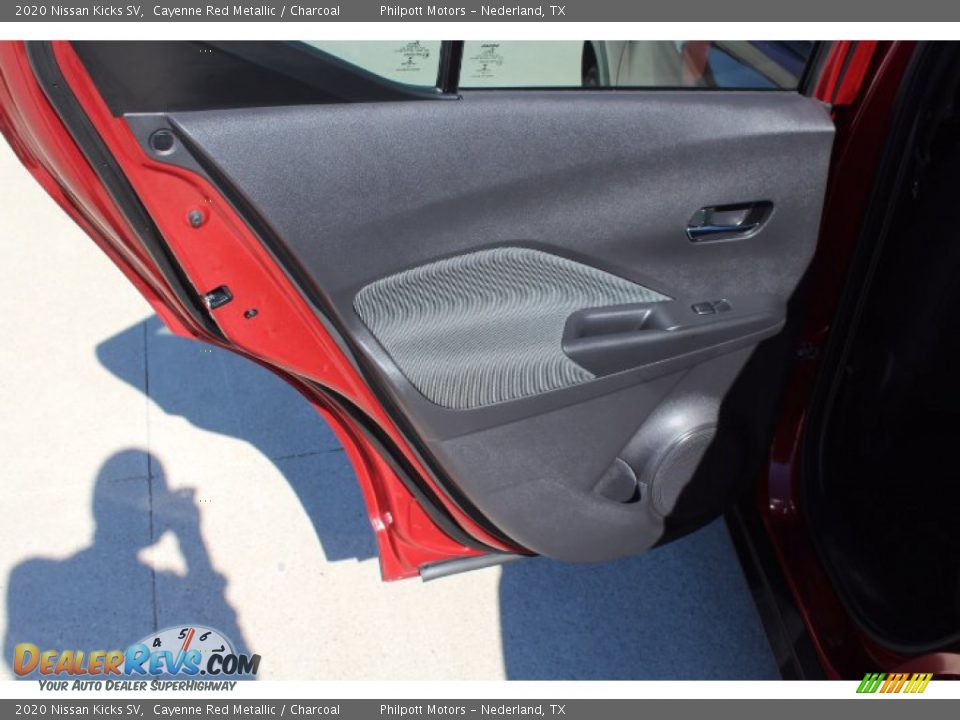 2020 Nissan Kicks SV Cayenne Red Metallic / Charcoal Photo #18