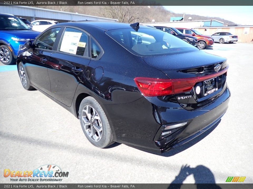 2021 Kia Forte LXS Aurora Black / Black Photo #4