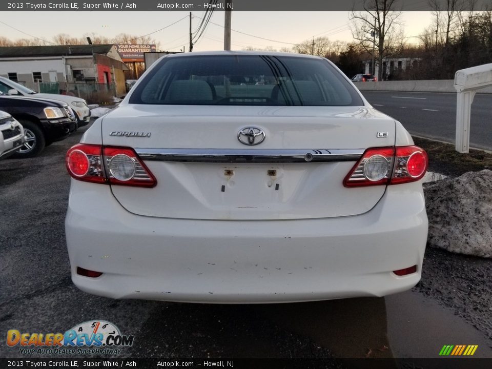 2013 Toyota Corolla LE Super White / Ash Photo #4