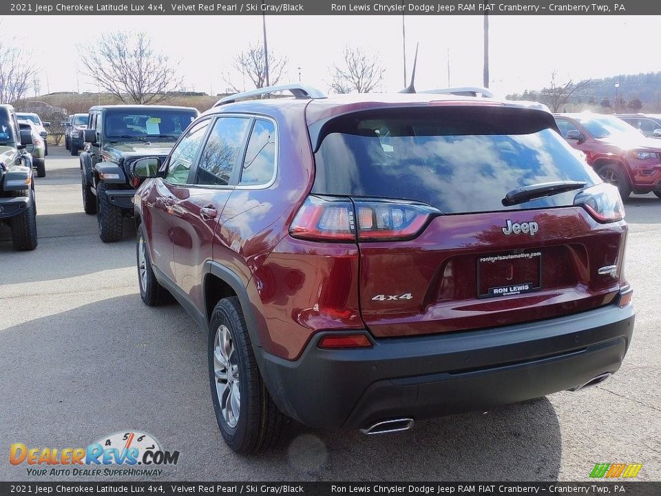 2021 Jeep Cherokee Latitude Lux 4x4 Velvet Red Pearl / Ski Gray/Black Photo #8